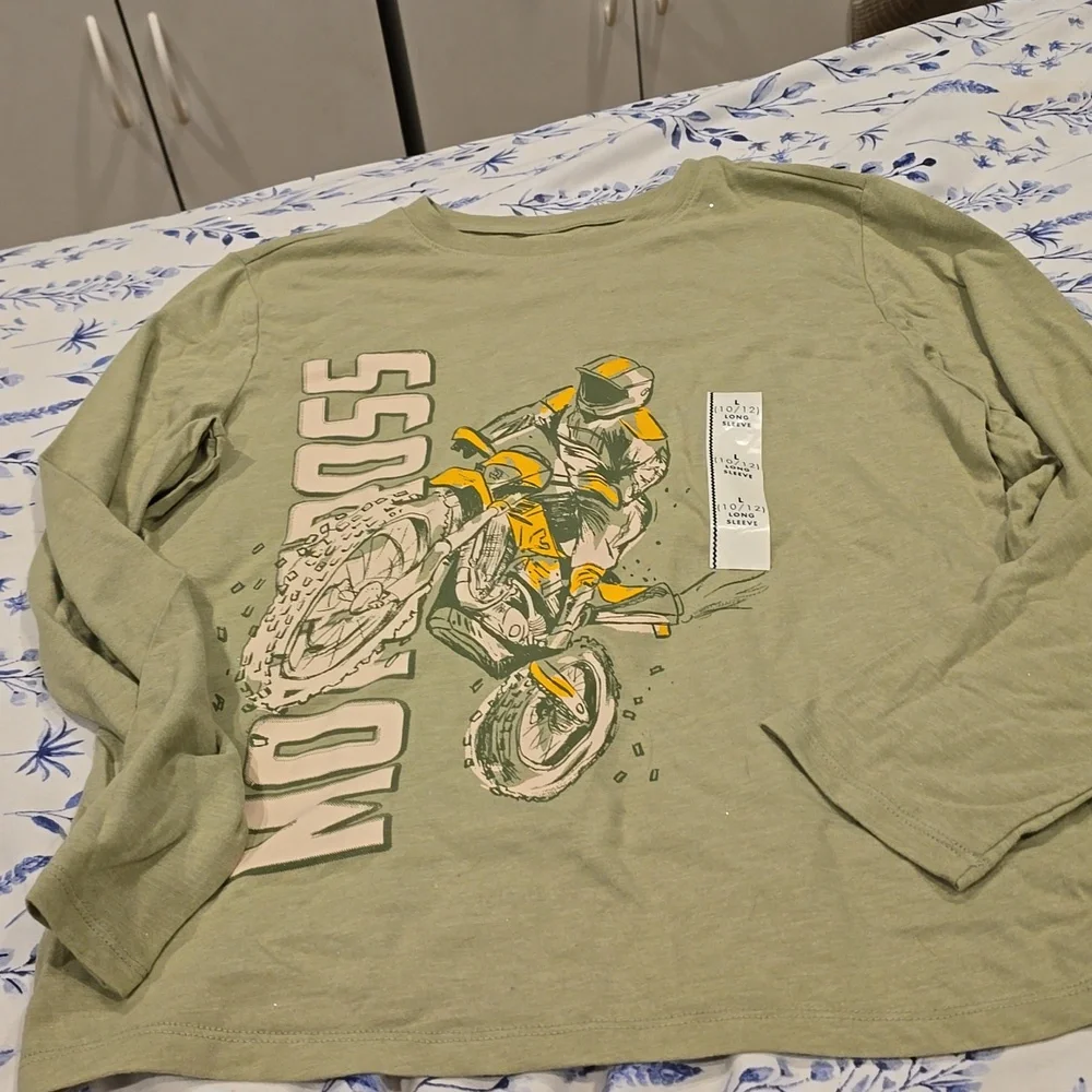 ❤️10/$40 New boys long sleeved shirt